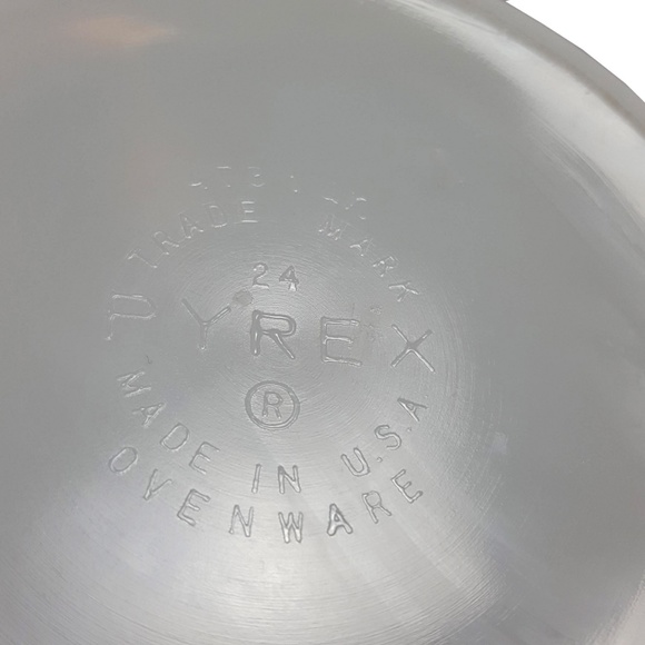 Pyrex Vintage Pattern Mixing Bowls or Baking Dish - Picture 7 of 7